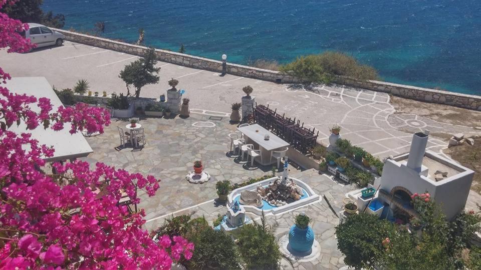 Vrohaki Studios & Rooms Piso Livadi Luaran gambar