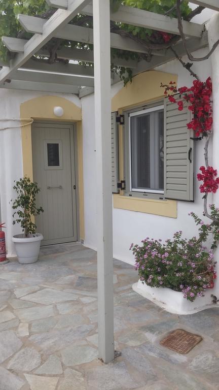 Vrohaki Studios & Rooms Piso Livadi Luaran gambar