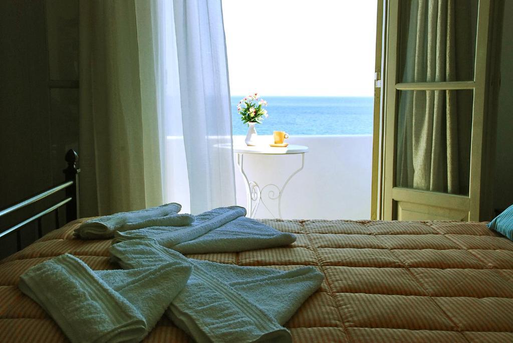Vrohaki Studios & Rooms Piso Livadi Luaran gambar