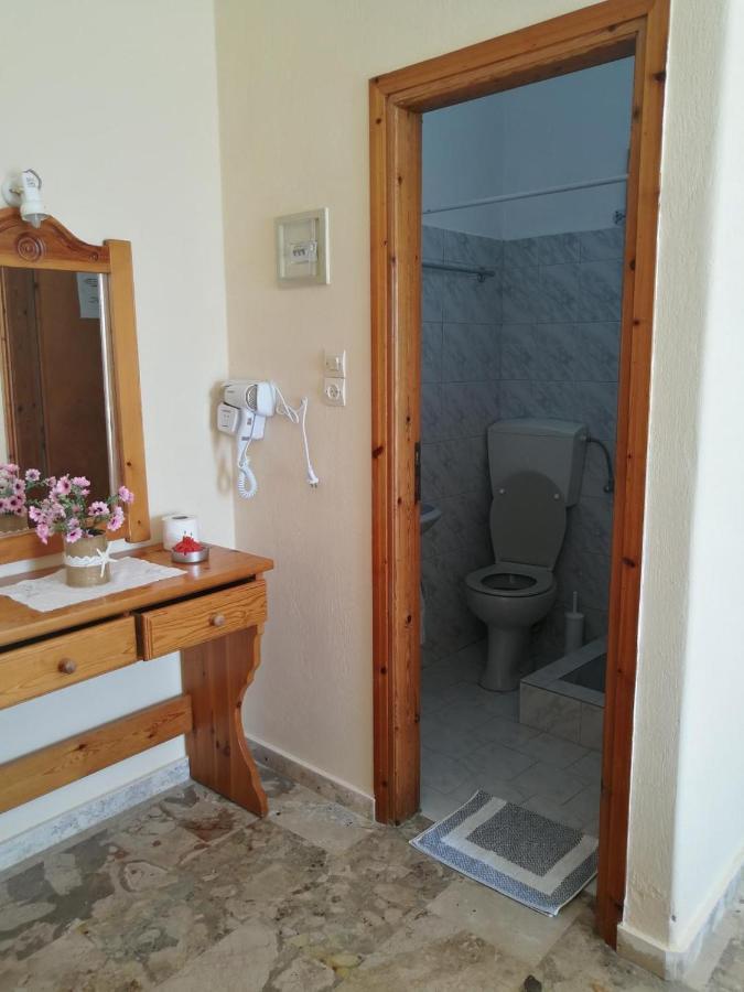 Vrohaki Studios & Rooms Piso Livadi Luaran gambar